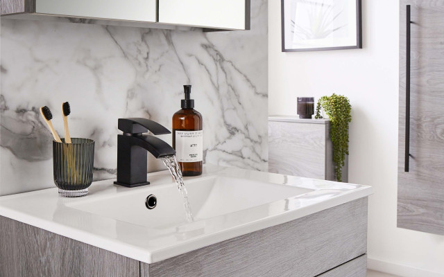 Cameo 1: Elevate Your Bathroom Experience